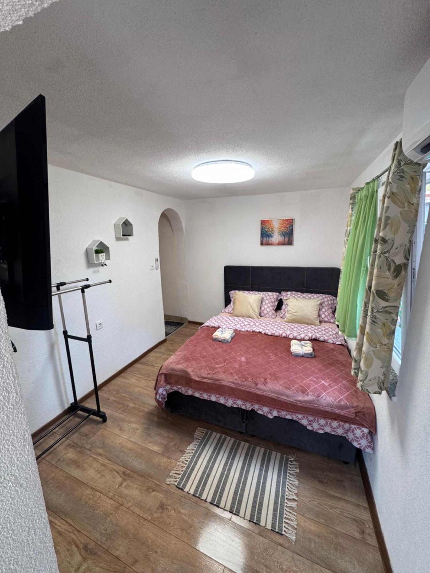 Apartman Josip Gospić Εξωτερικό φωτογραφία